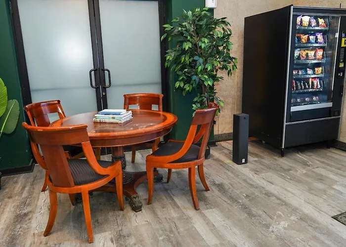 Spacious 3br Corner With Optional Parking And Gym Access Near Mccormick Place, Grant Park And Soldier Field Apartamento