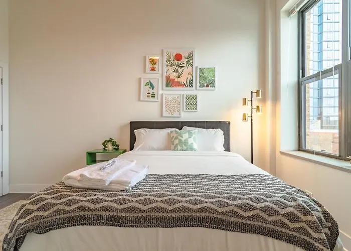 Spacious 3br Corner With Optional Parking And Gym Access Near Mccormick Place, Grant Park And Soldier Field Apartamento *